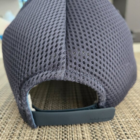 Lululemon hat - Picture 5 of 7